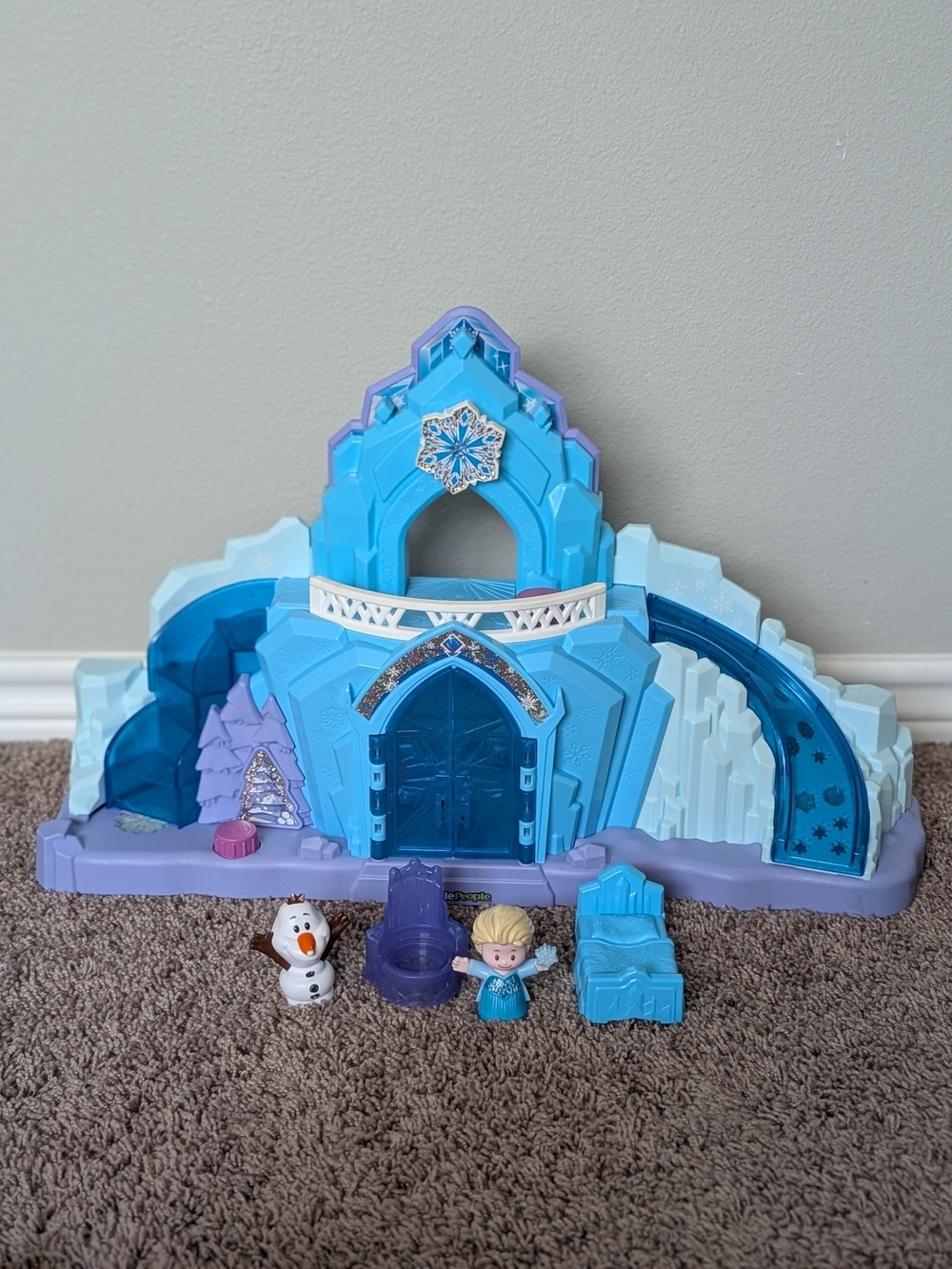 Fisher Price Little People Frozen Ice Palace